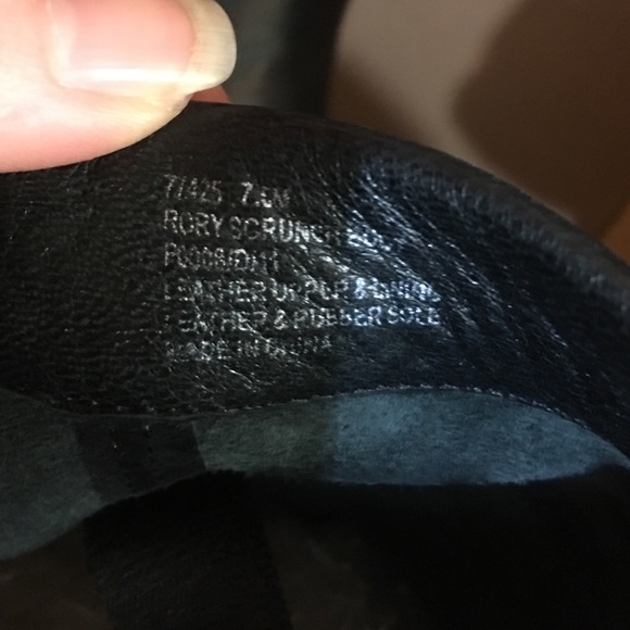 Beautiful black leather Frye  boots - Picture 3 of 4